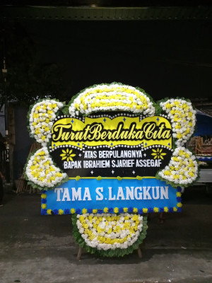 Papan Bunga Duka di Laut Tawar