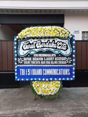 Papan Bunga Duka di Laut Tawar